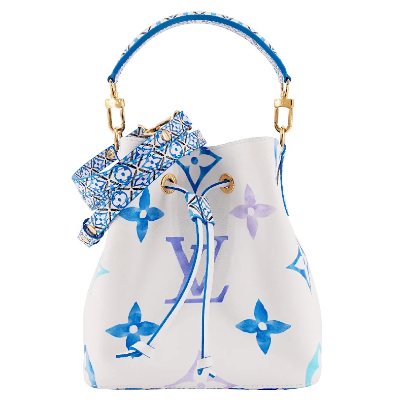 Ladies Louis Vuitton Petite Malle bags with a star - shaped charm for cutenessNéoNoé BB By the Pool 2.0 Monogram Giant Bag