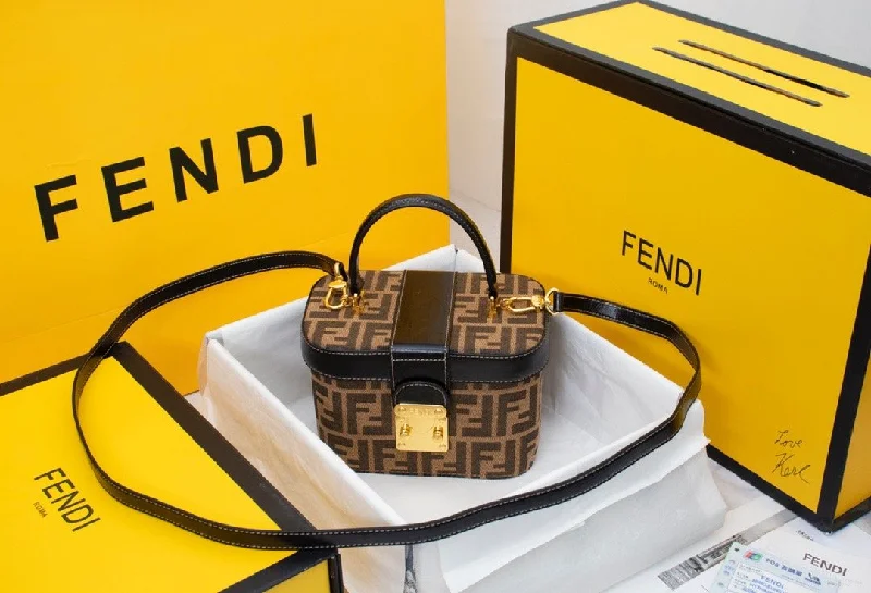 Ladies Fendi shoulder bags with a quilted leather exterior for a luxurious and cozy lookEN   Designer bags by Fendi 023