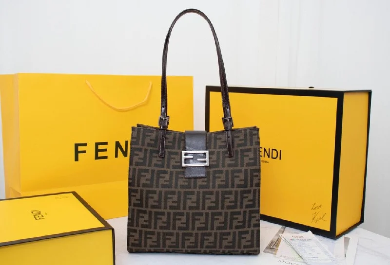 Fendi crossbody bags with a convertible strap that can be worn multiple waysEN   Designer bags by Fendi 027