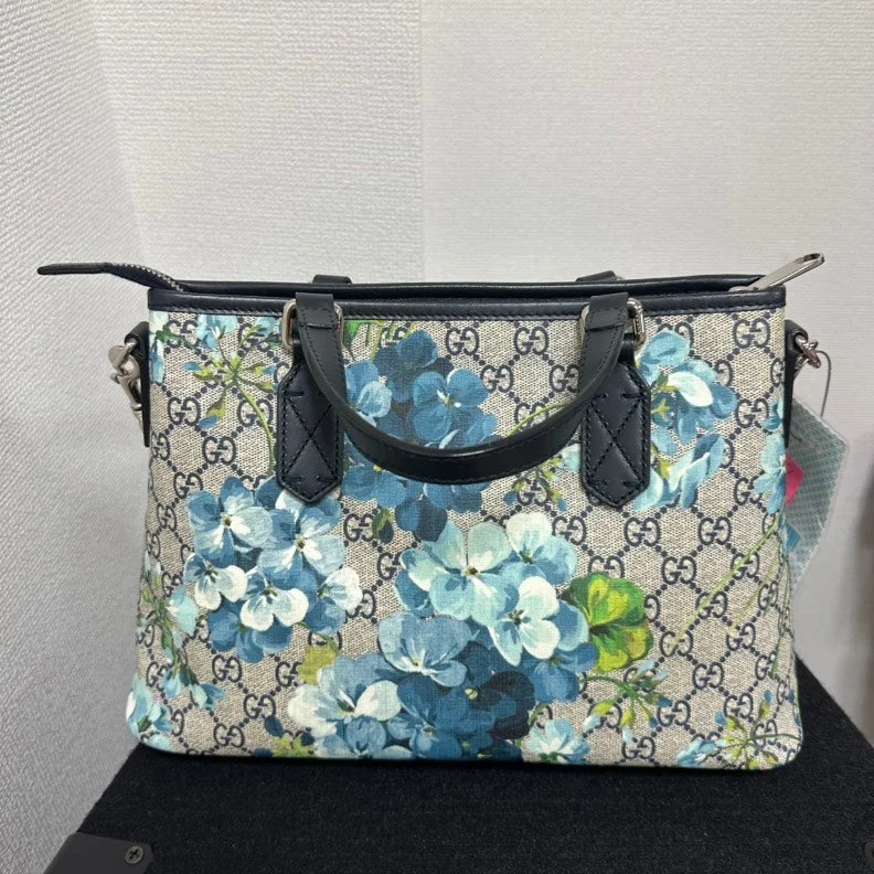 Luxury bags with chain strapsGucci GG Supreme Blooms Reversible Tote,Blue,Canvas