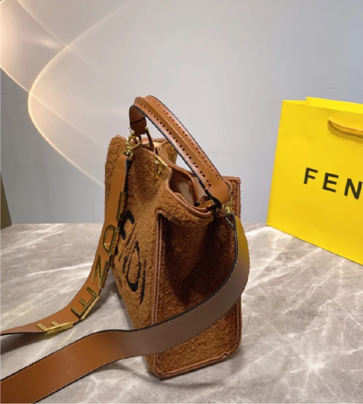 Ladies Fendi shoulder bags with a detachable phone stand for hands - free viewingBrown New Fendi woman handbag