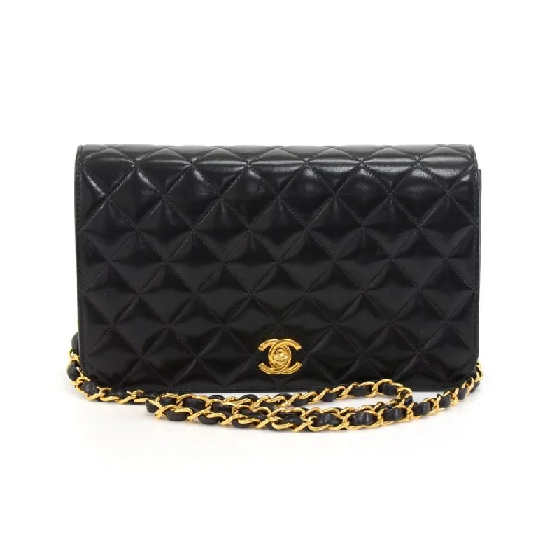 Chanel bags for a polished and professional appearanceQuilted Lambskin Leather Bag