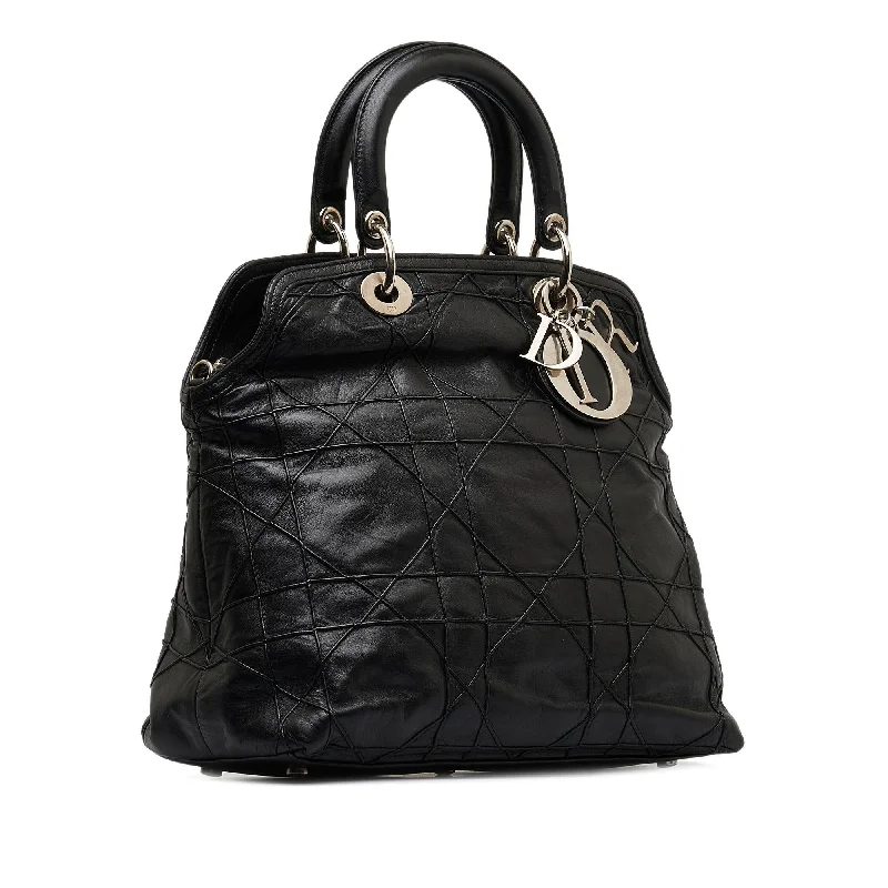 Christian Dior handbags with a removable shoulder strap for versatilityDior Cannage Polochon Granville (eAW0jW)