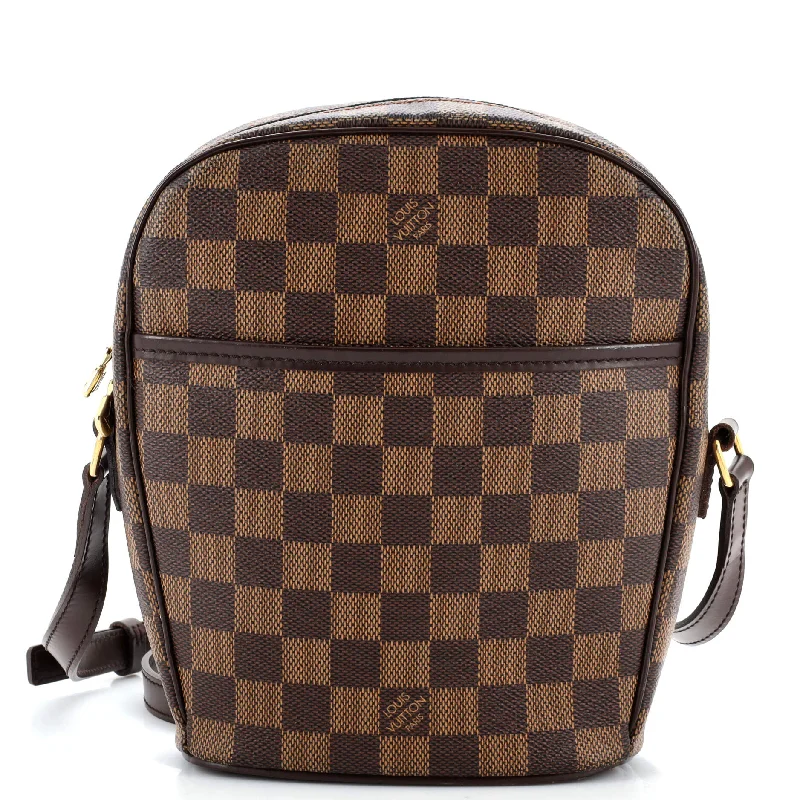 Best bags for business tripsIpanema Handbag Damier PM